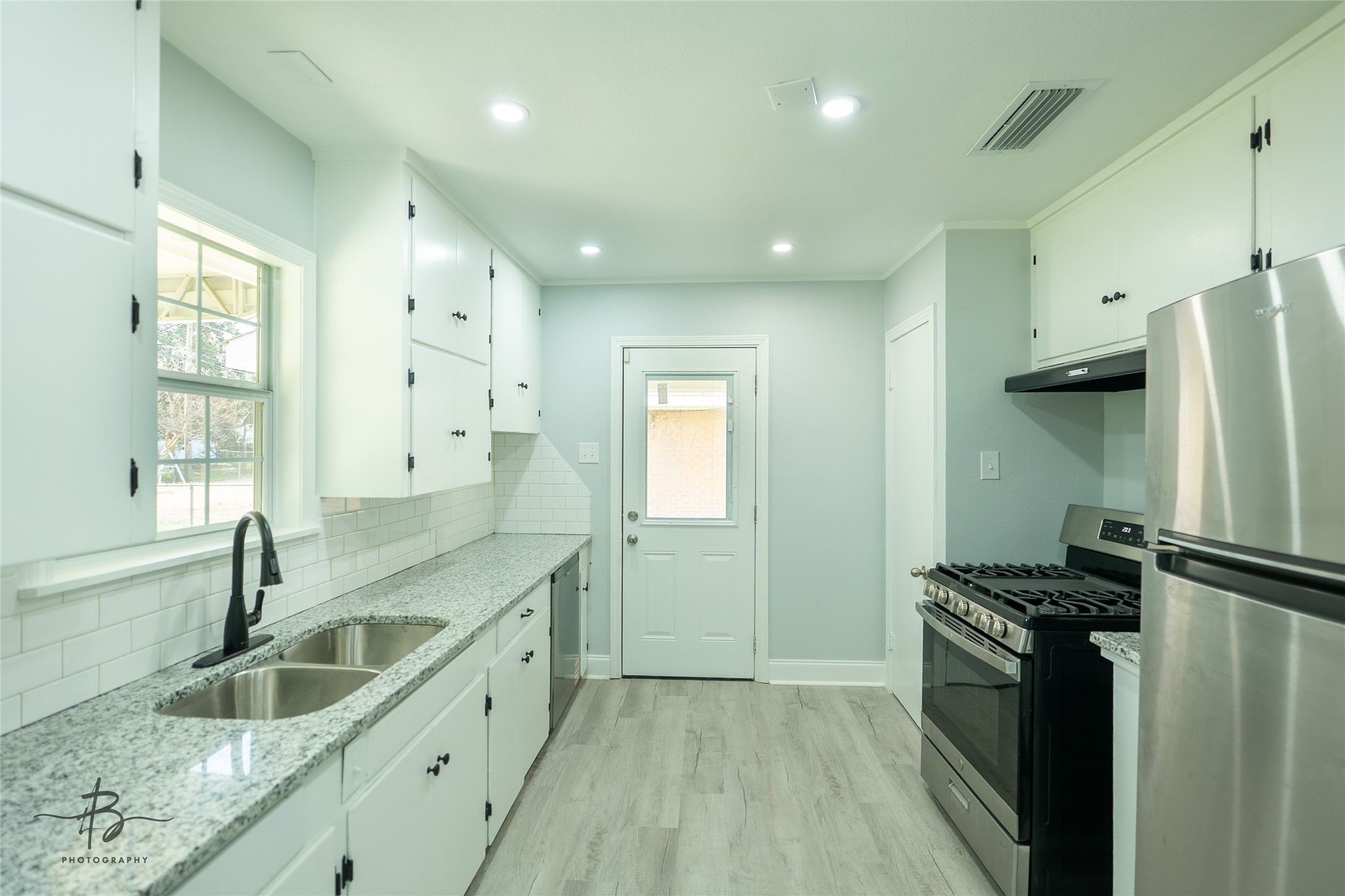 851 Martha Lane