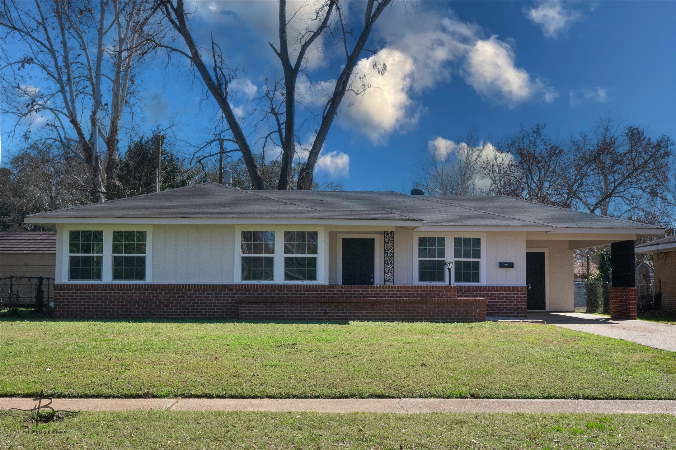 851 Martha Lane