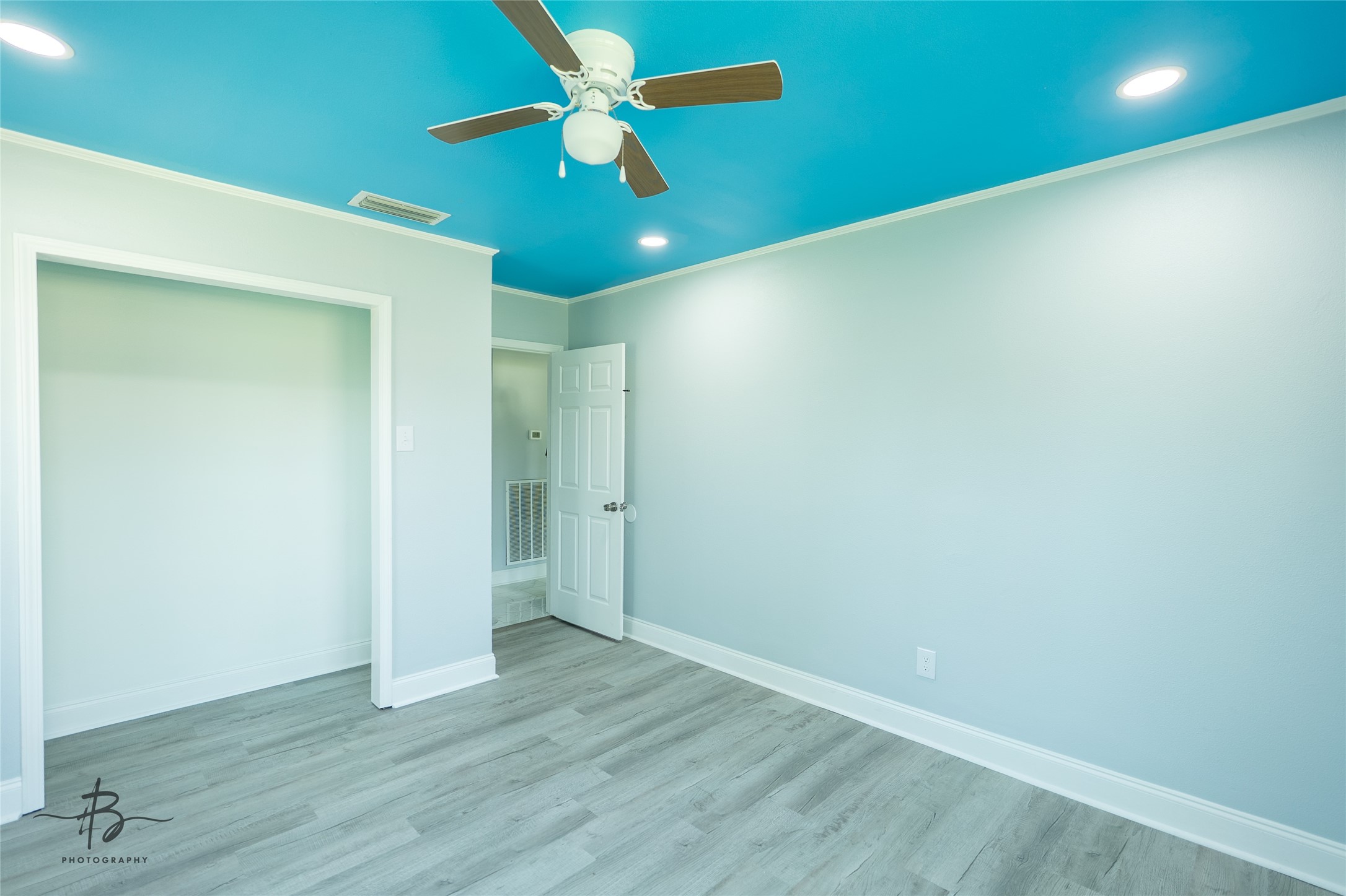 851 Martha Lane