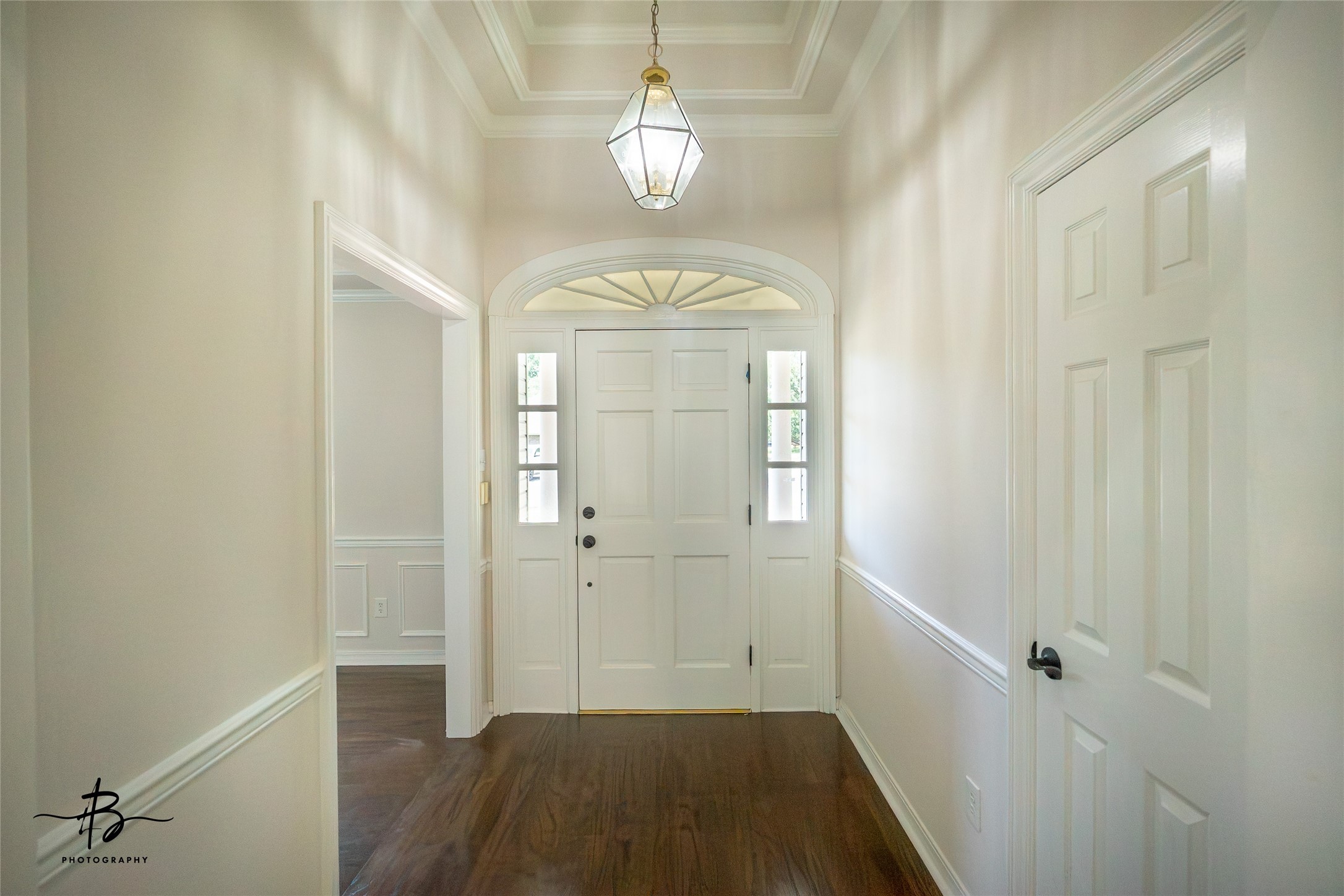 407 Ascot Court