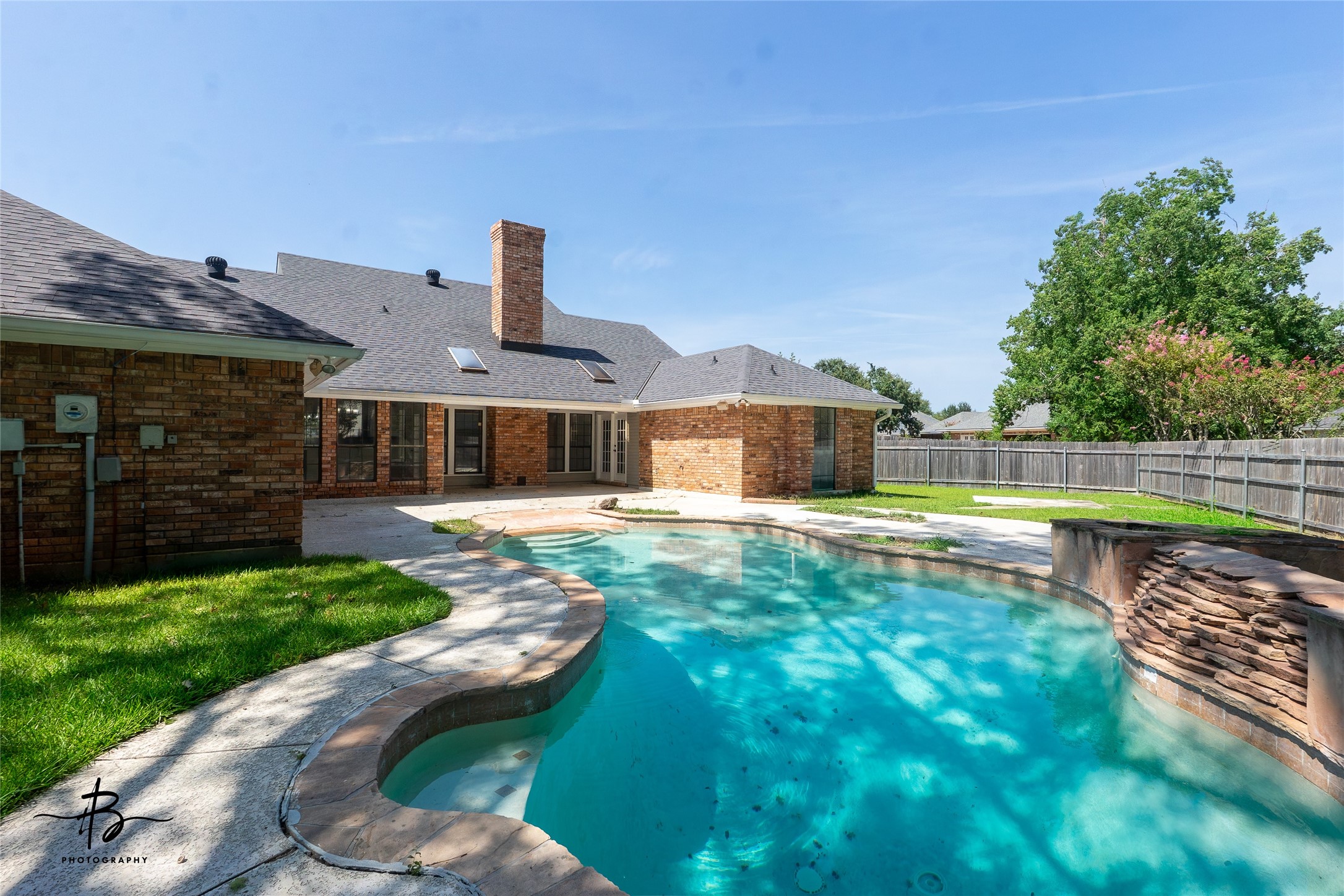 407 Ascot Court