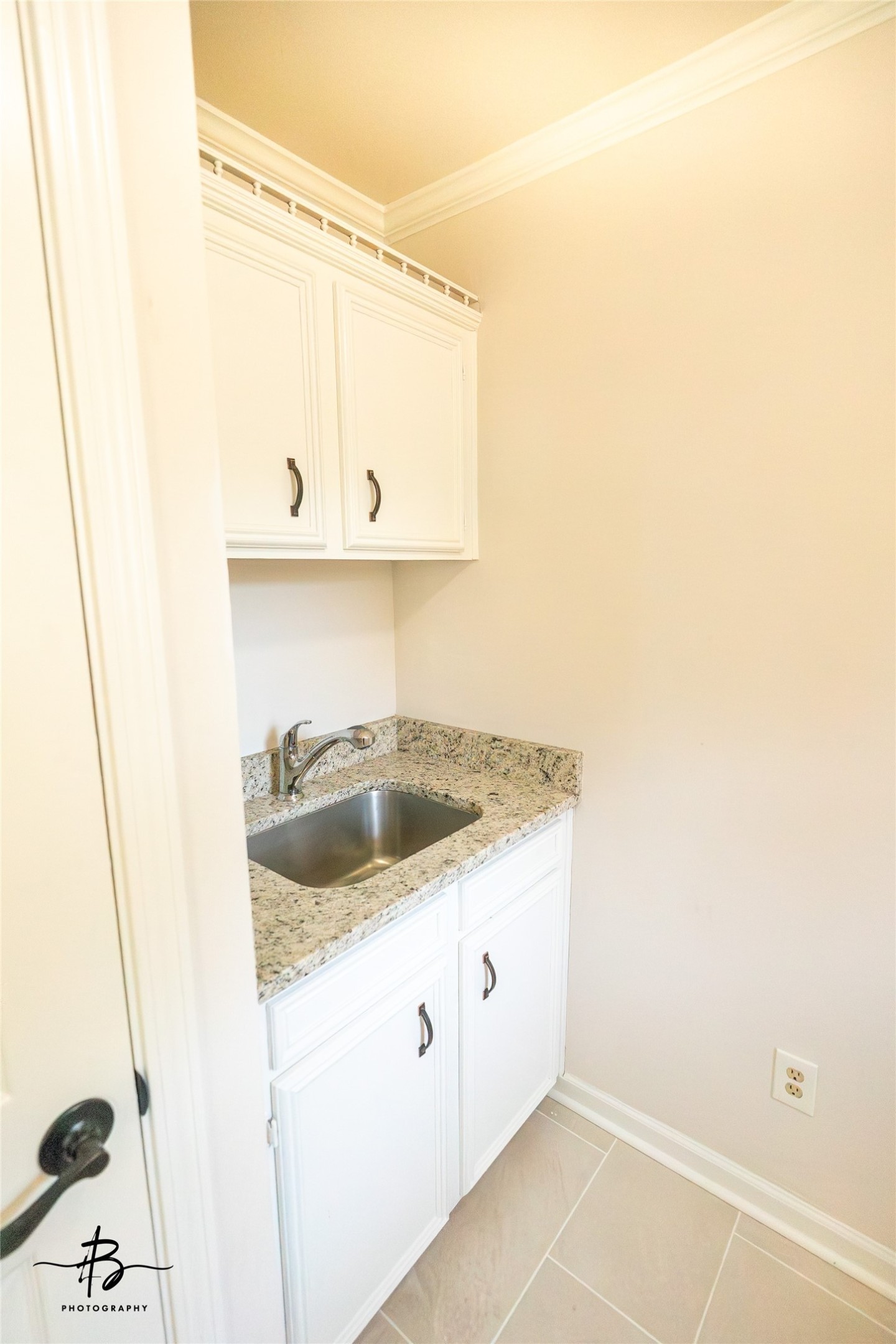 407 Ascot Court
