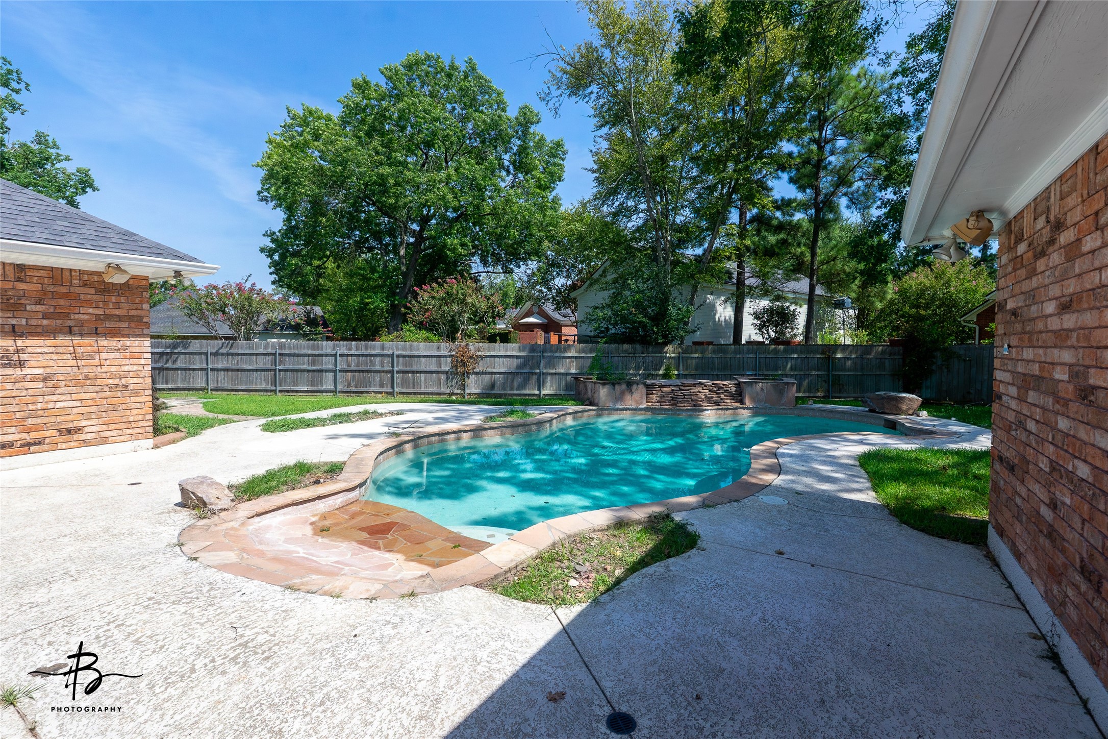 407 Ascot Court