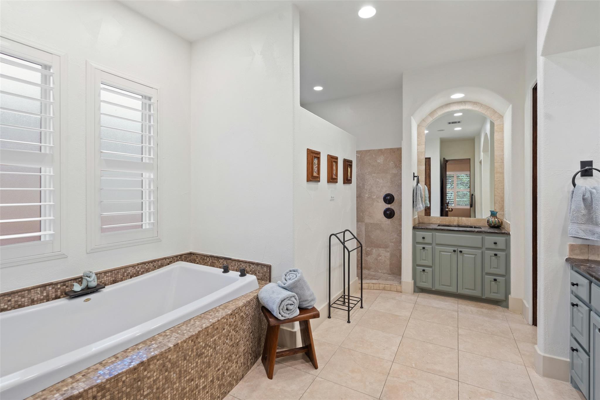216 Golden Bear DR