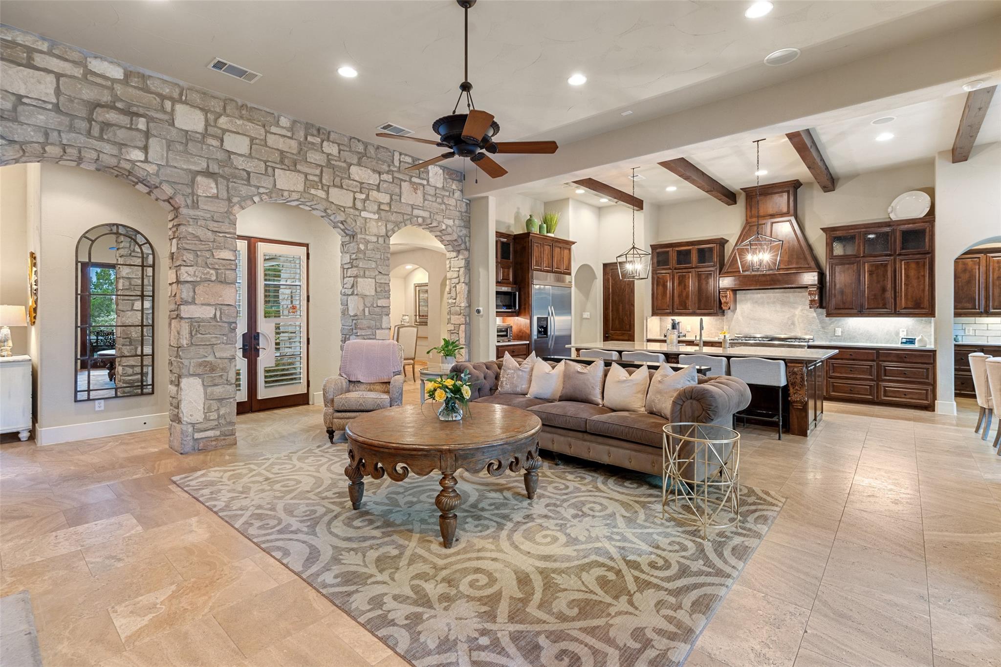 216 Golden Bear DR