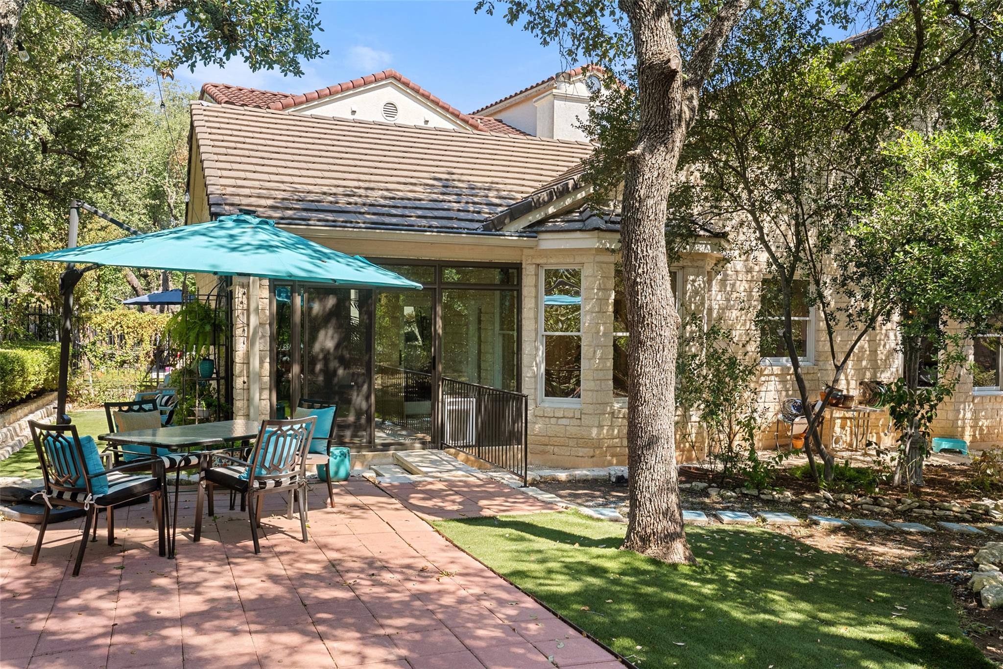 3 Grapewood CT