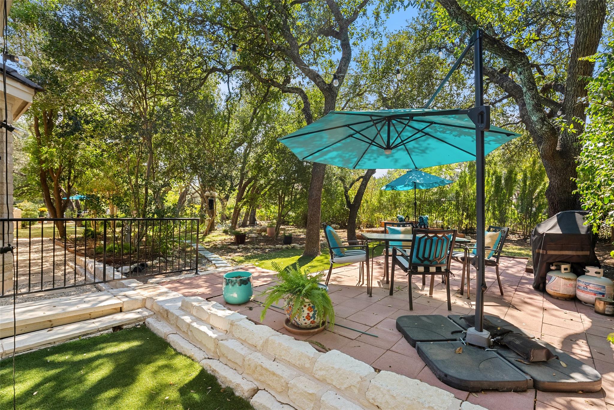 3 Grapewood CT