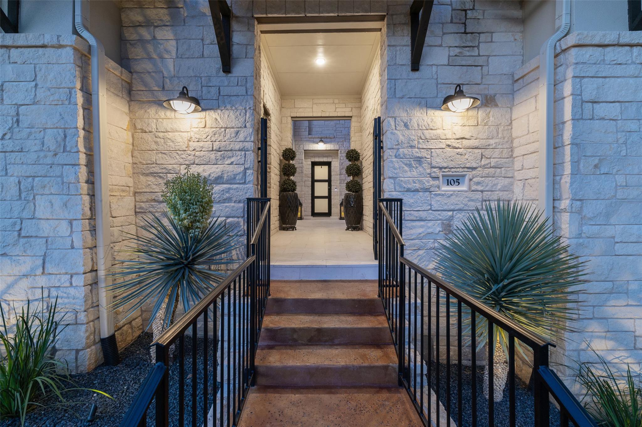 105 Bisset CT
