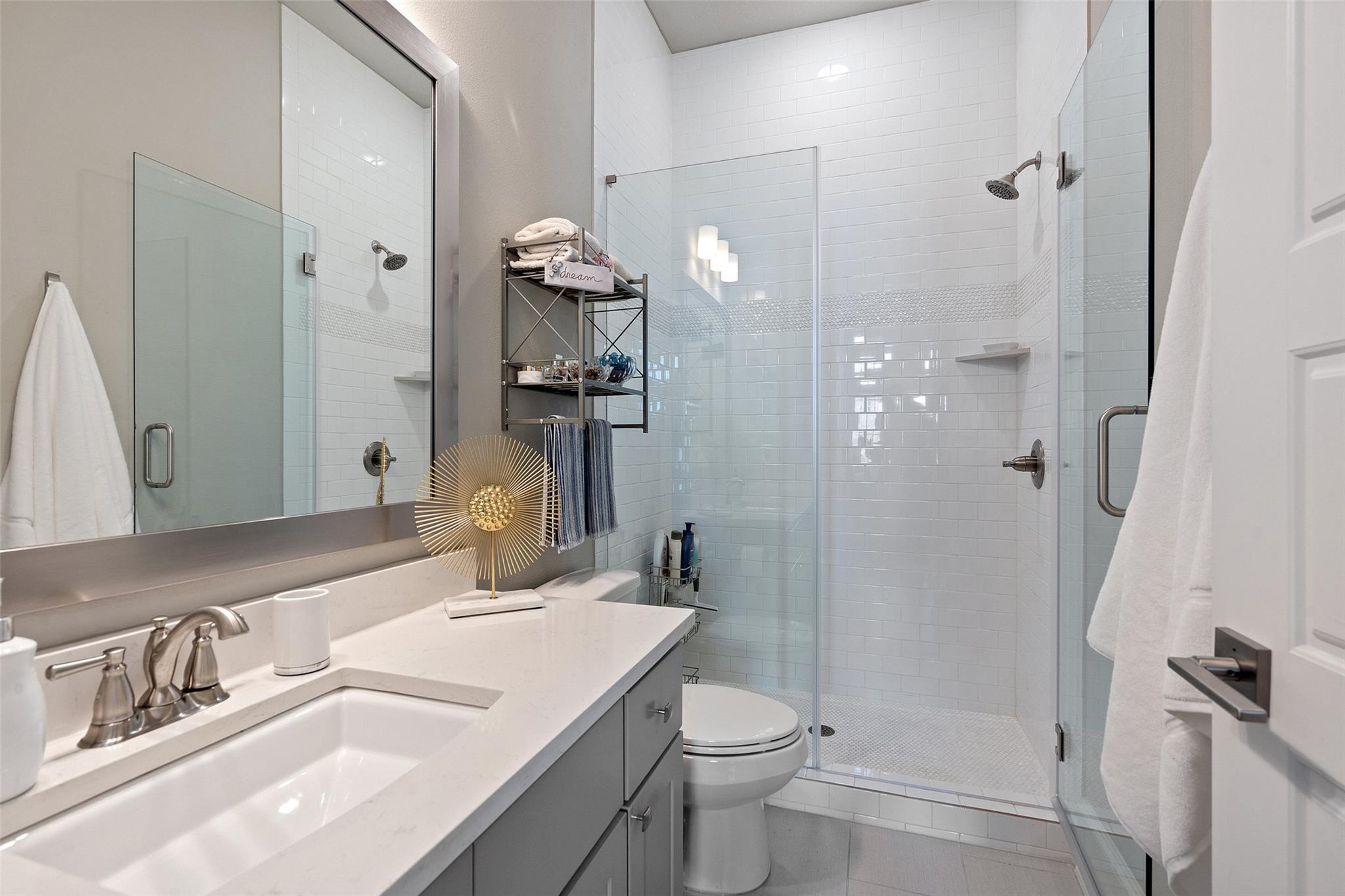 105 Bisset CT