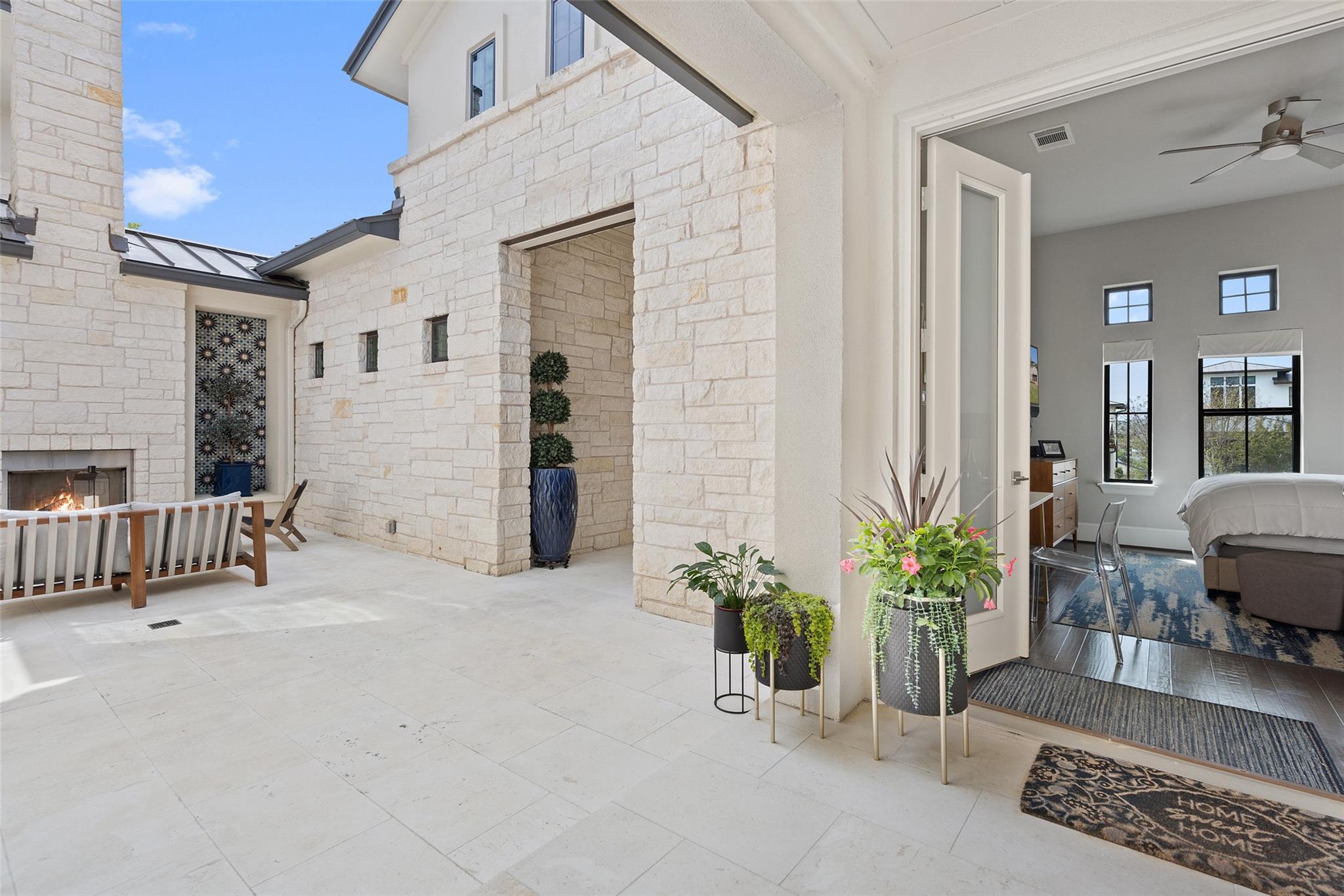 105 Bisset CT