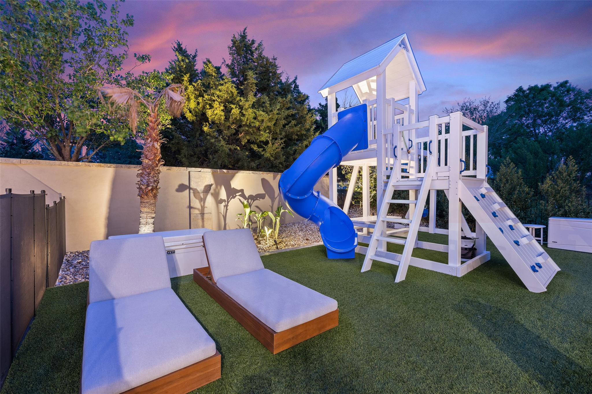 105 Bisset CT