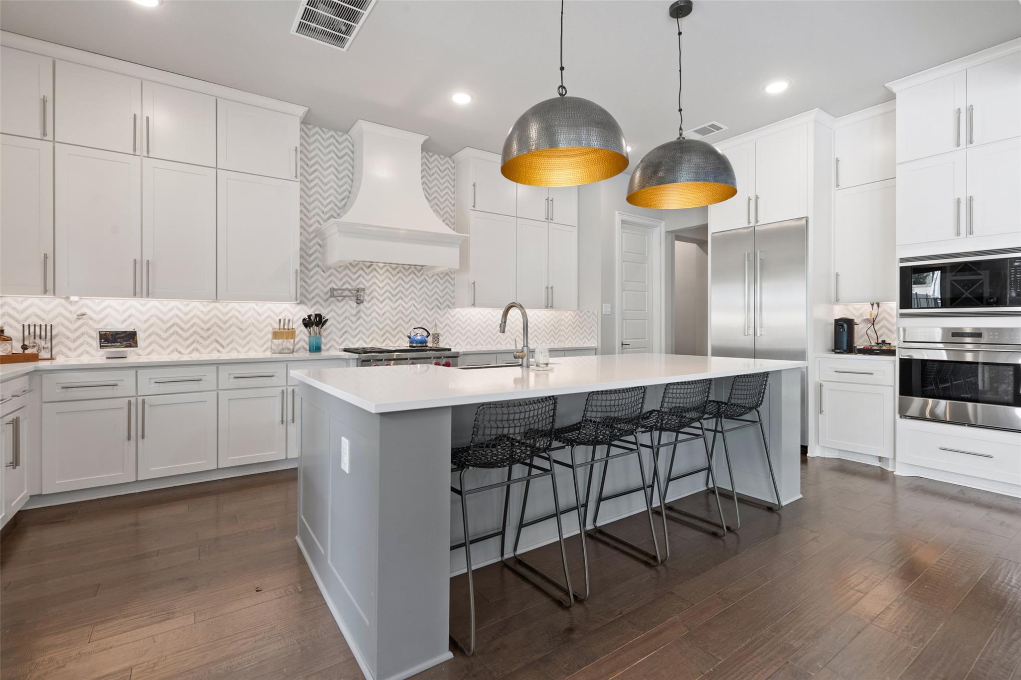 105 Bisset CT