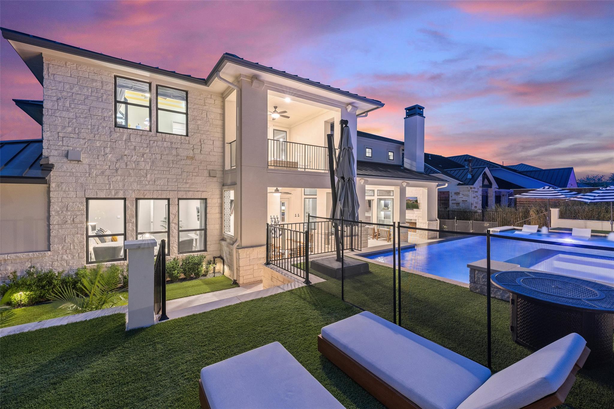 105 Bisset CT