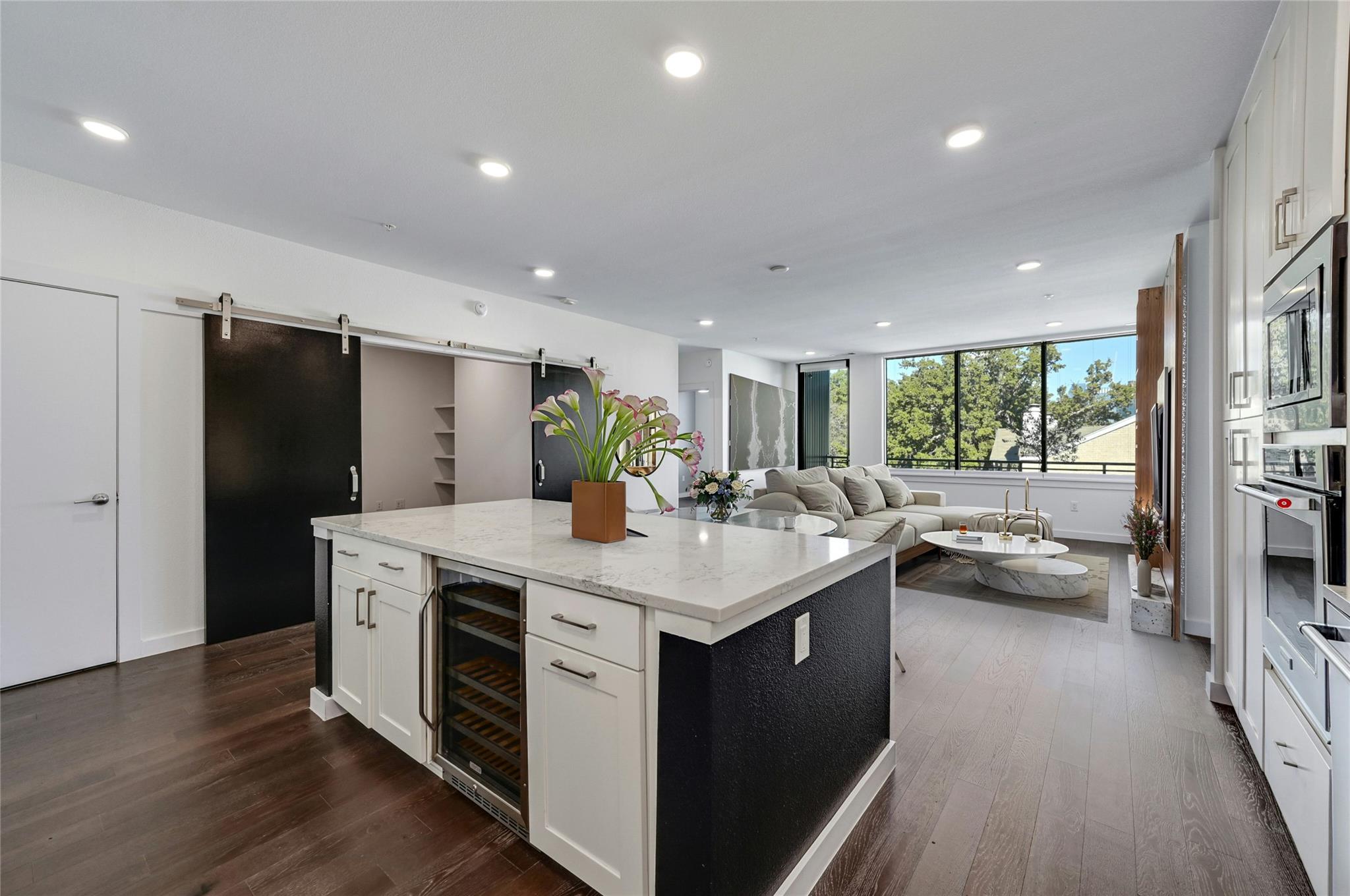 900 S 1st ST # 403