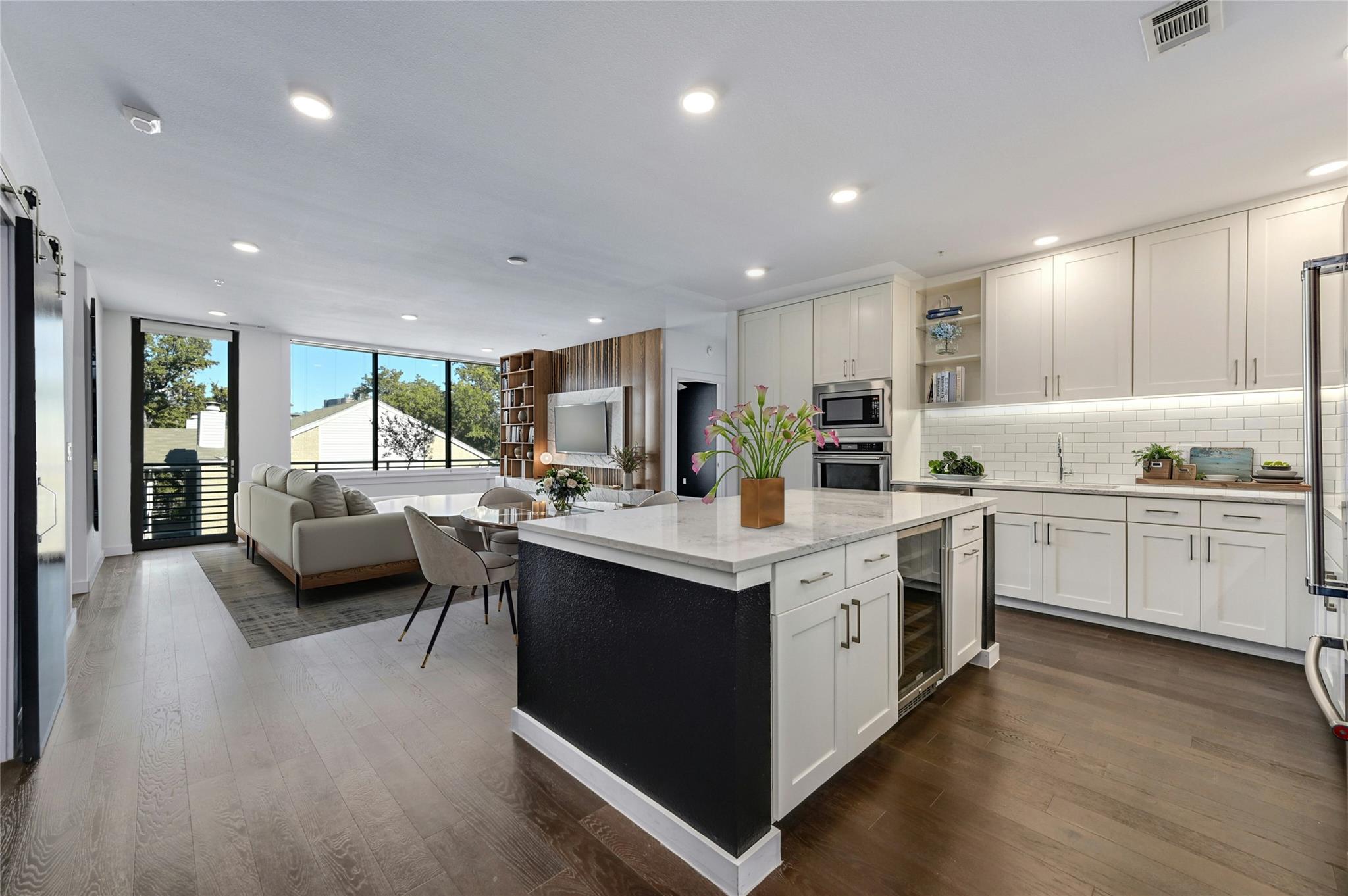 900 S 1st ST # 403