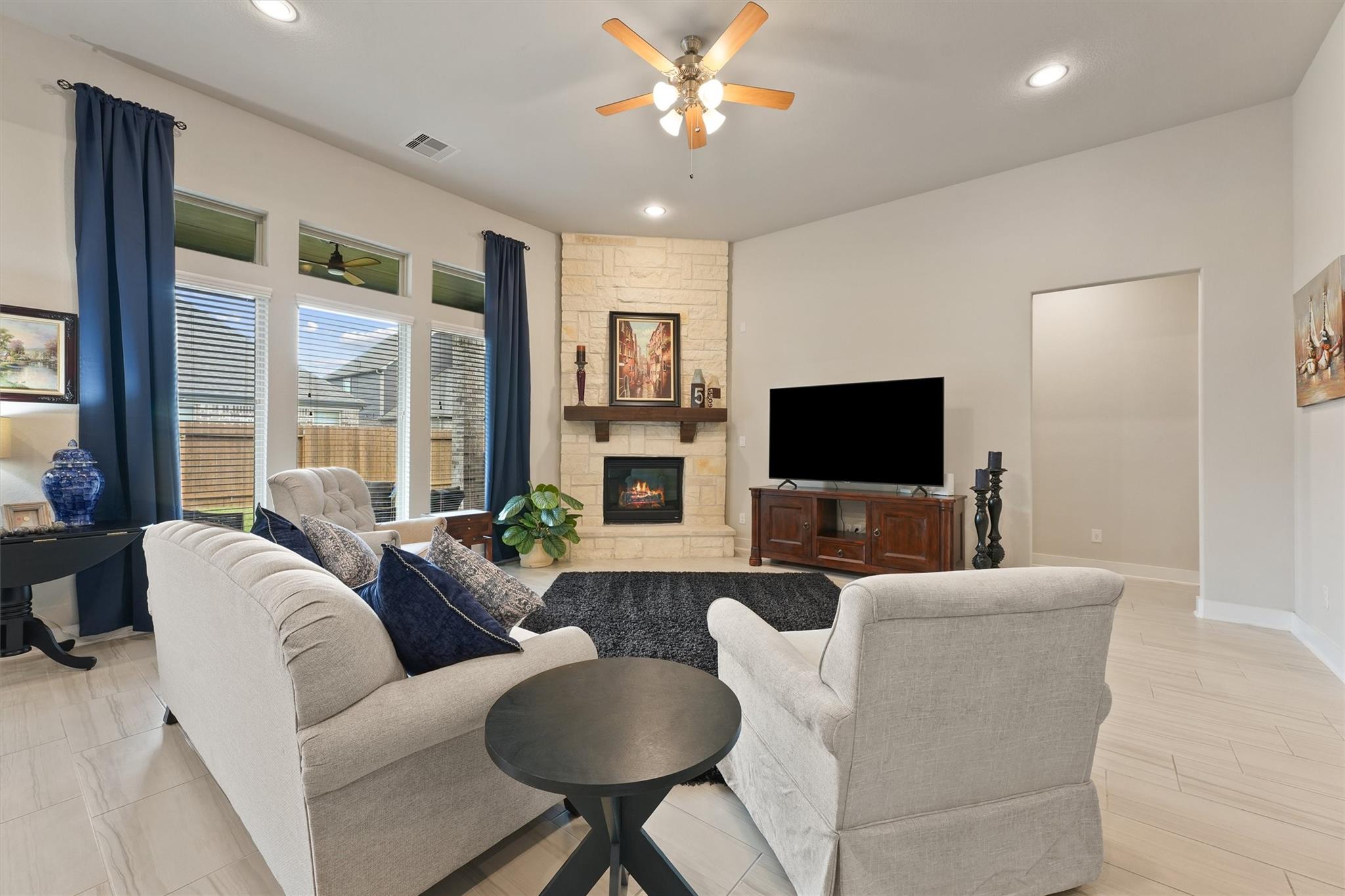 209 Bright Bluff Cir