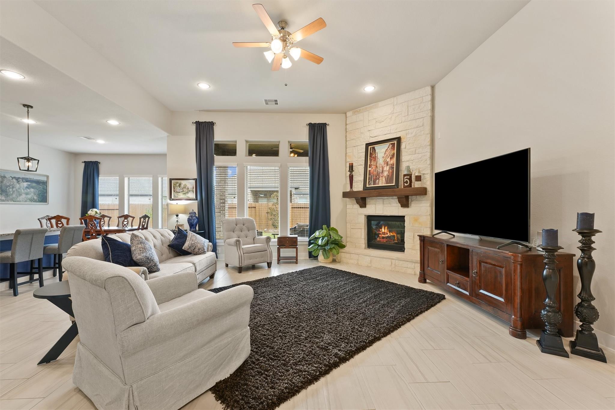 209 Bright Bluff Cir