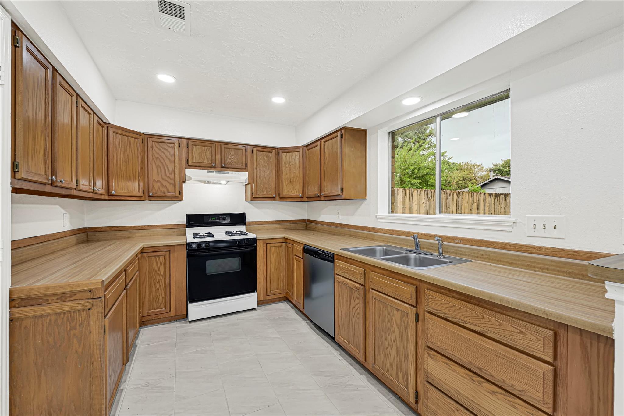 20026 Faye Oaks Drive