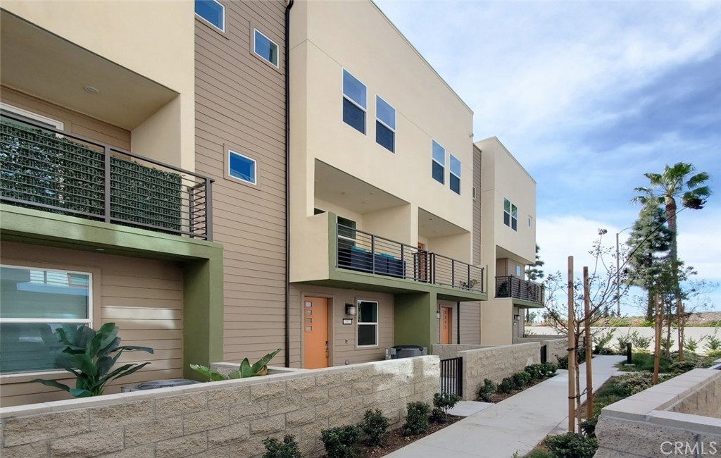 1673 W. Lincoln Avenue 102