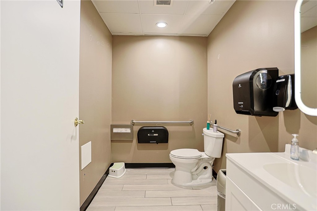 2244 Pacific Coast Hwy 106