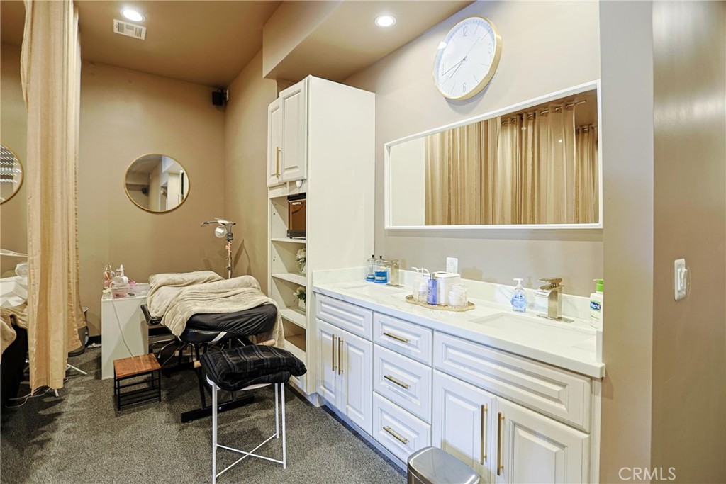 2244 Pacific Coast Hwy 106