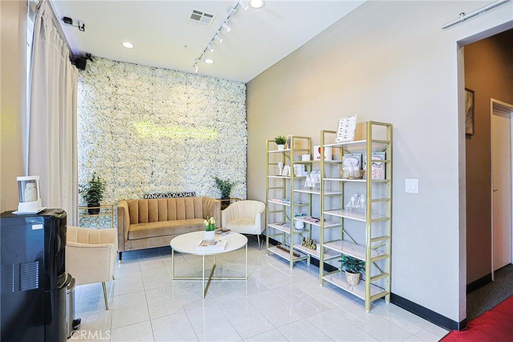 2244 Pacific Coast Hwy 106