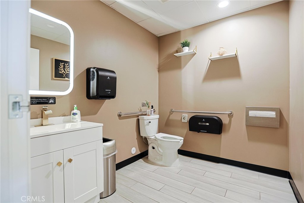 2244 Pacific Coast Hwy 106