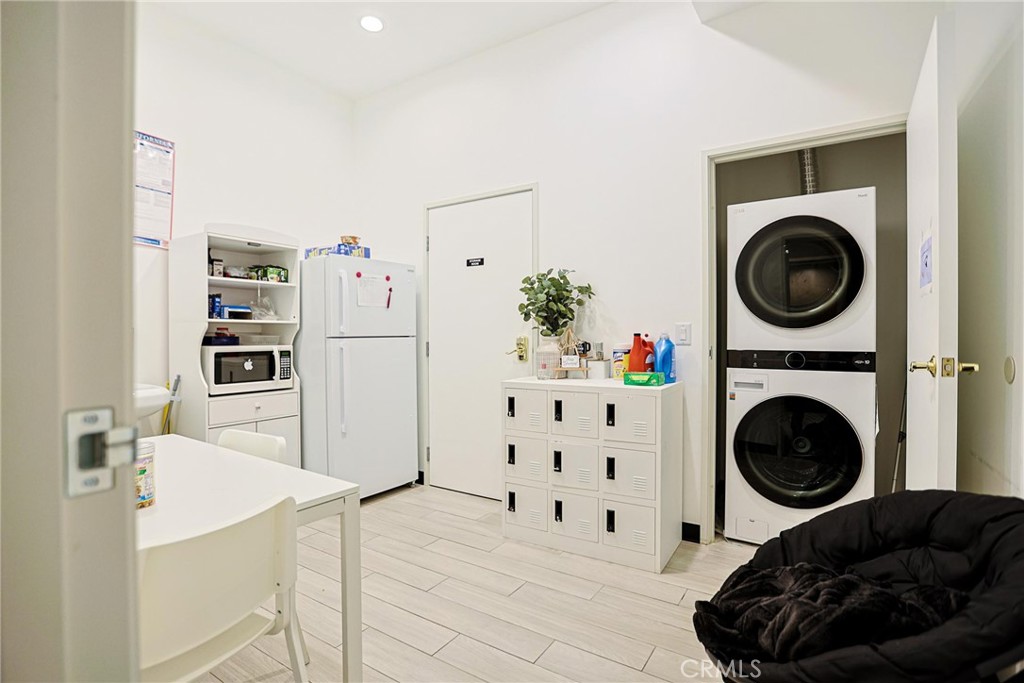 2244 Pacific Coast Hwy 106