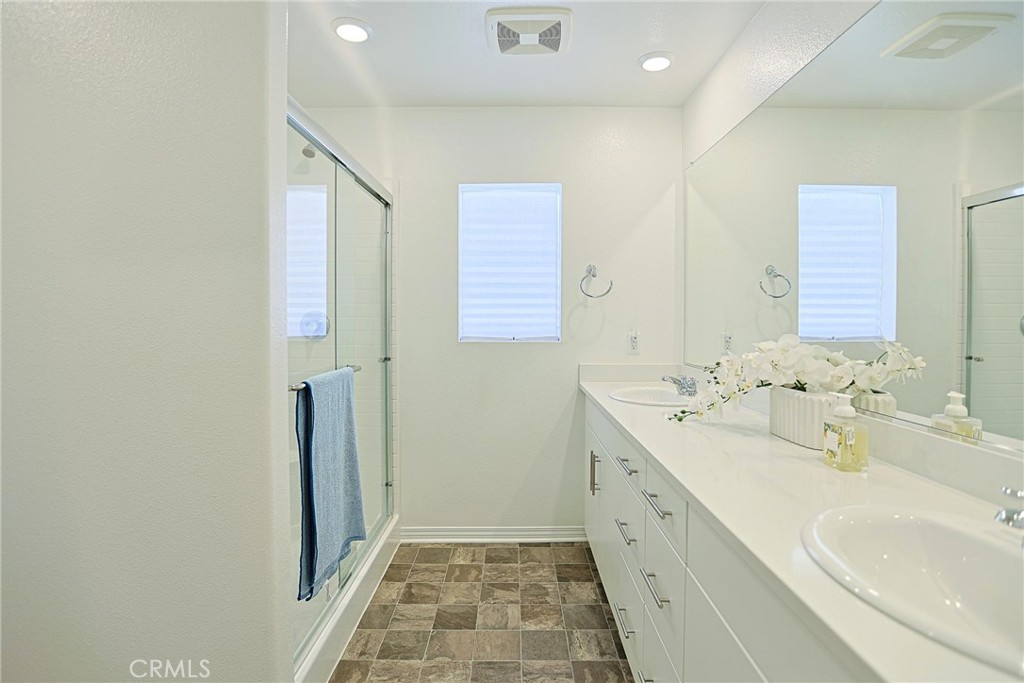 7486 Olive Grove