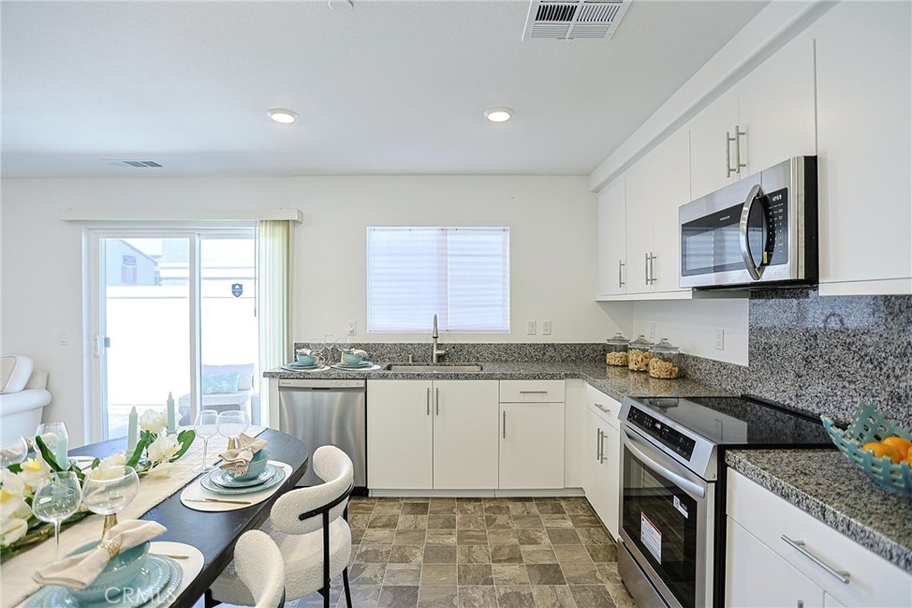 7486 Olive Grove
