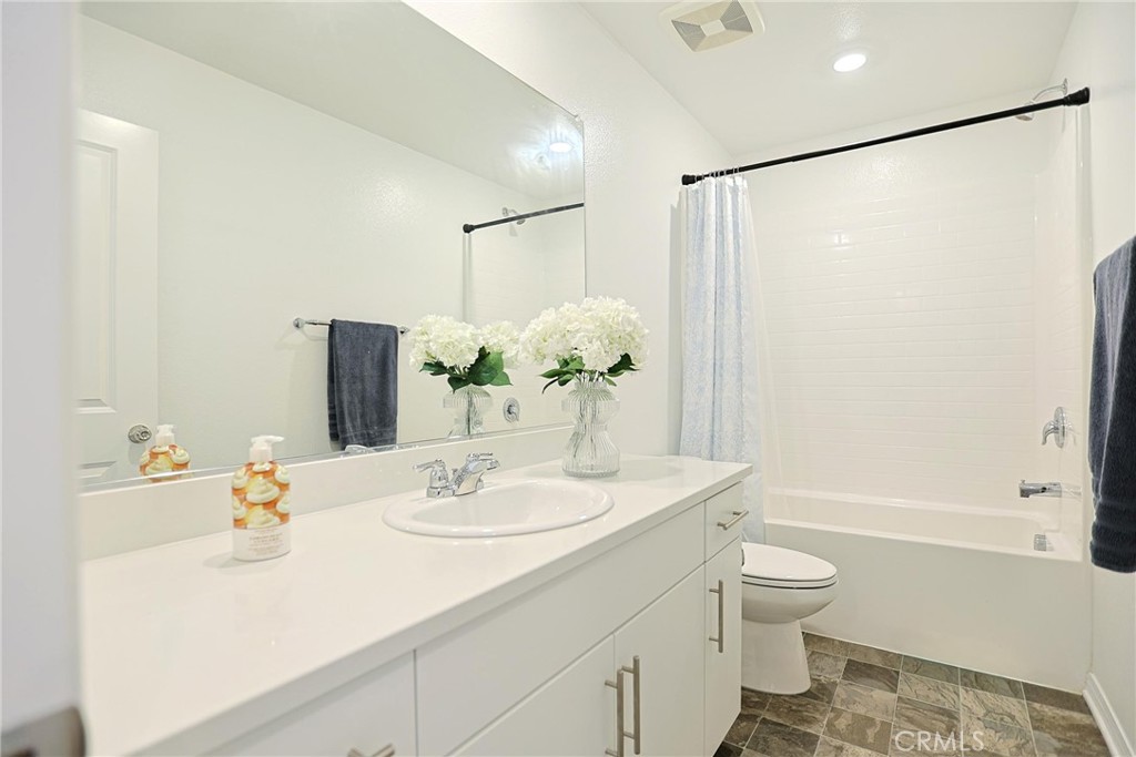 7486 Olive Grove