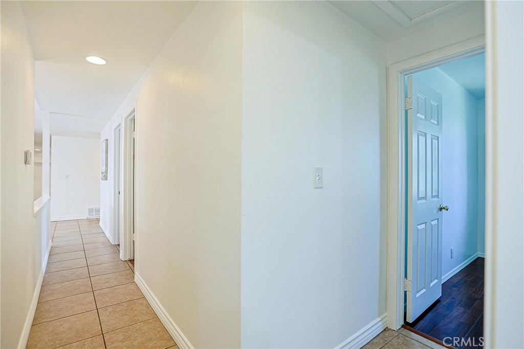 990 S Siet Place
