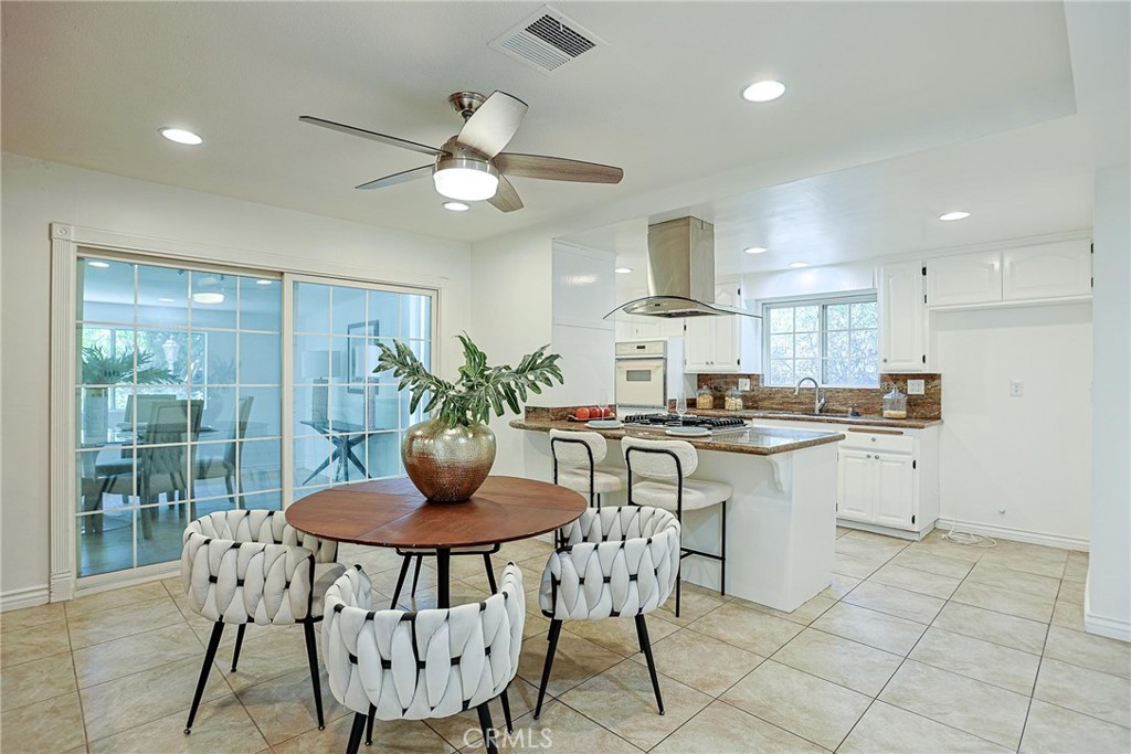 990 S Siet Place
