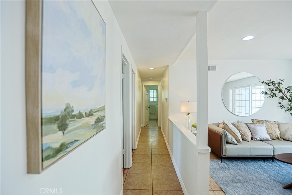 990 S Siet Place