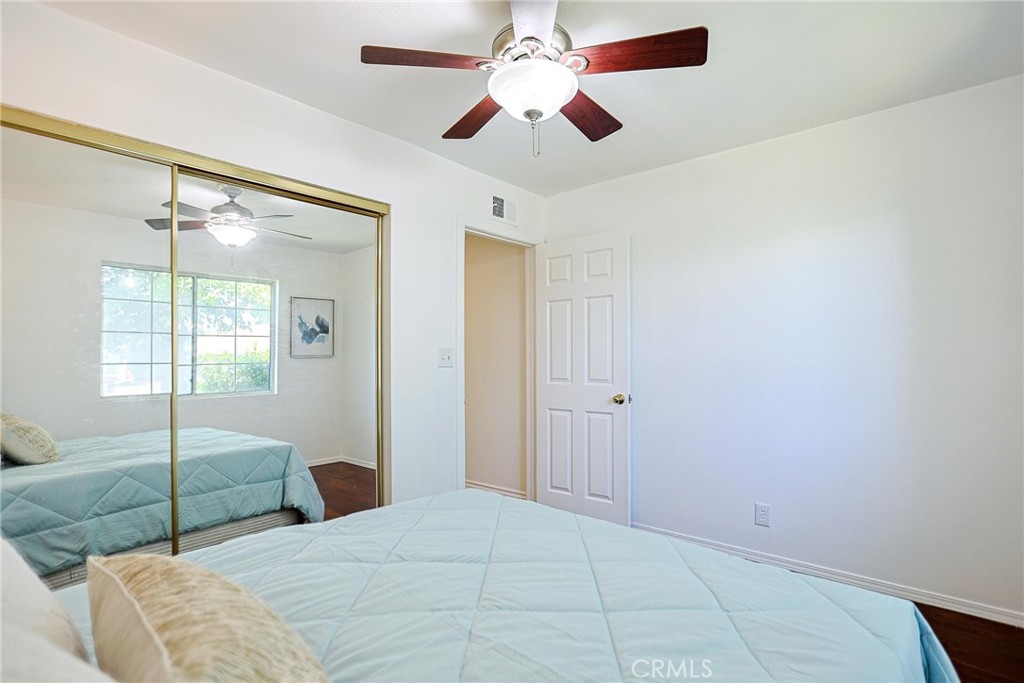 990 S Siet Place