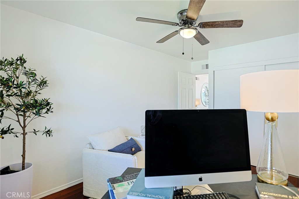 990 S Siet Place