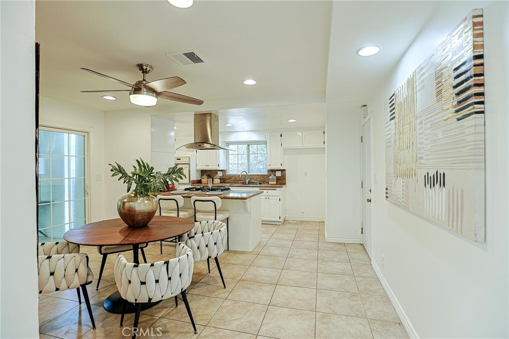 990 S Siet Place