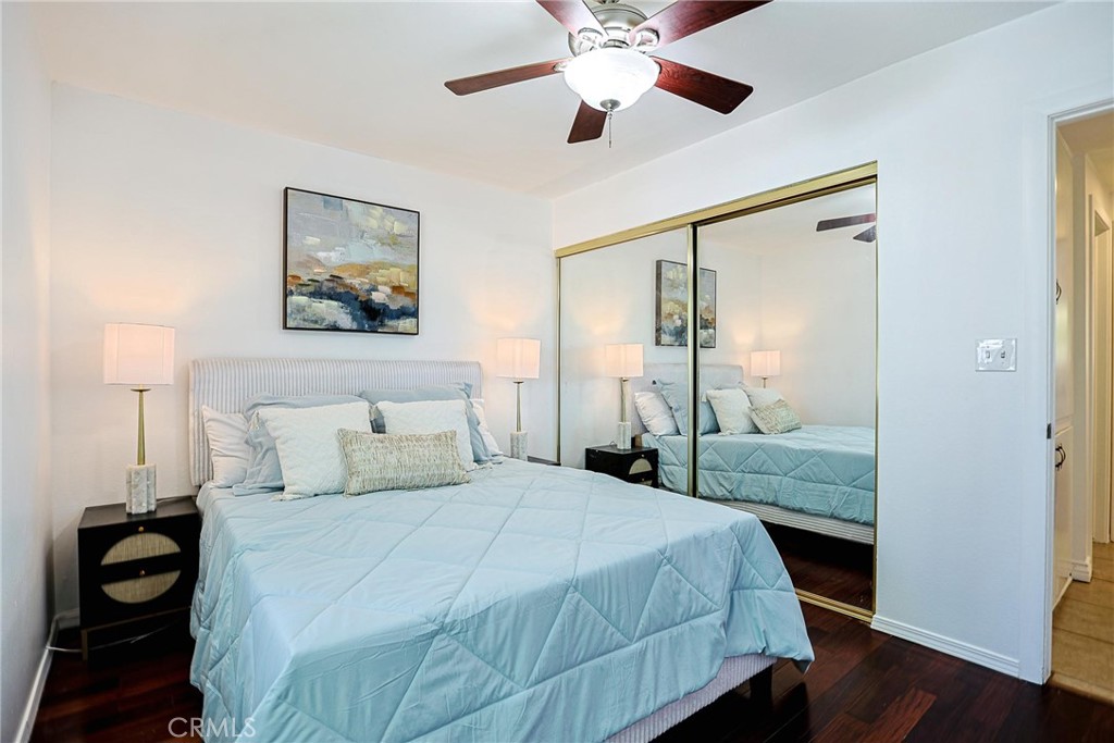 990 S Siet Place