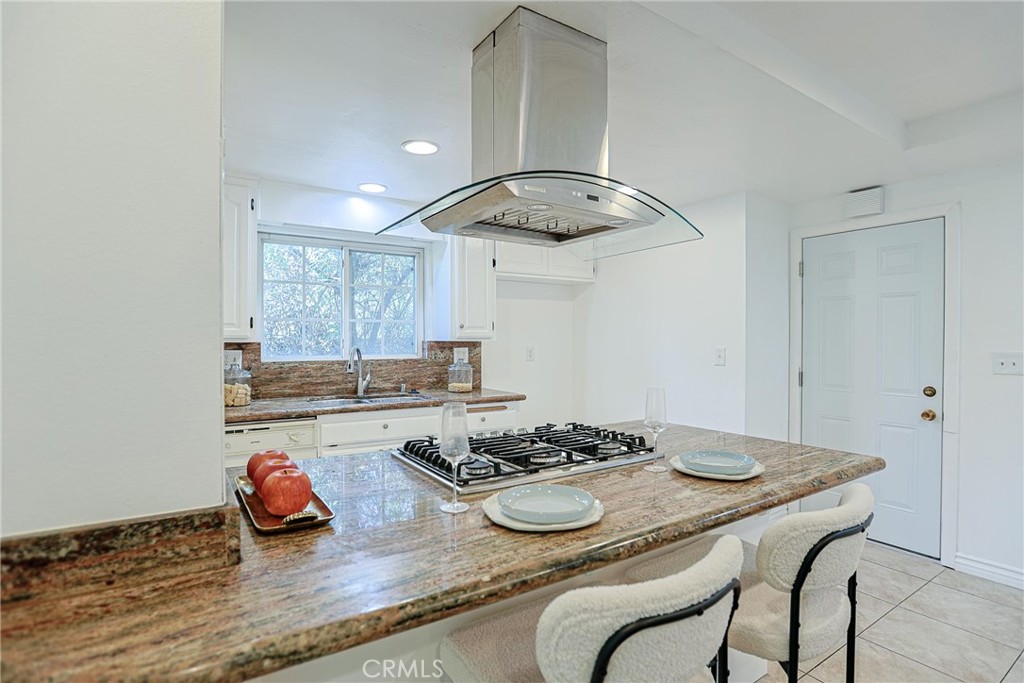990 S Siet Place