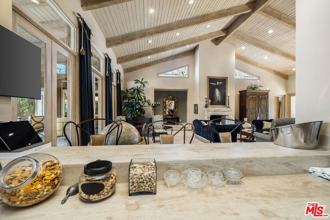 71150 N Thunderbird Ter