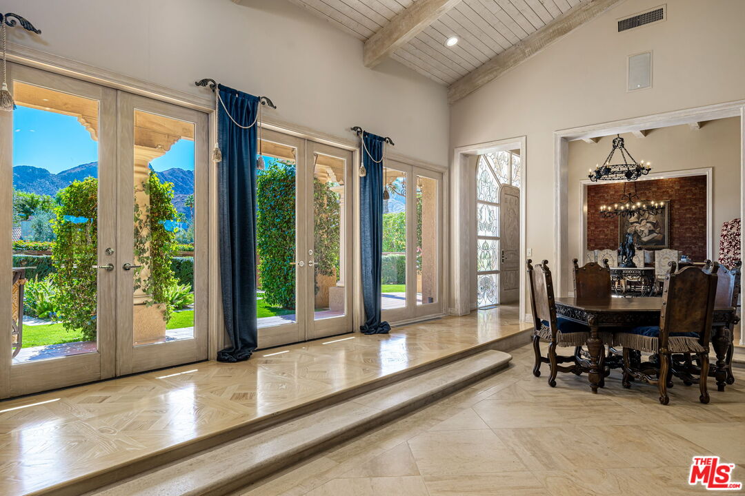 71150 N Thunderbird Ter