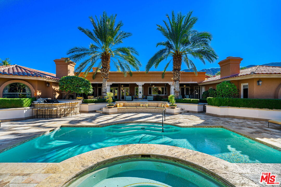 71150 N Thunderbird Ter