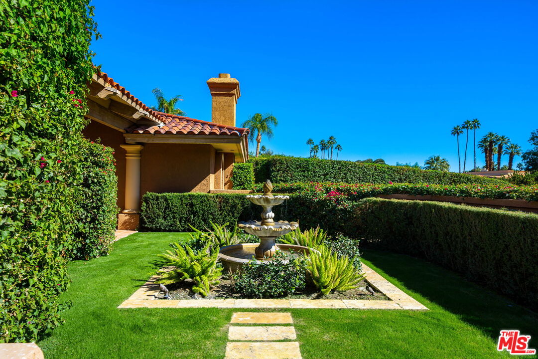 71150 N Thunderbird Ter