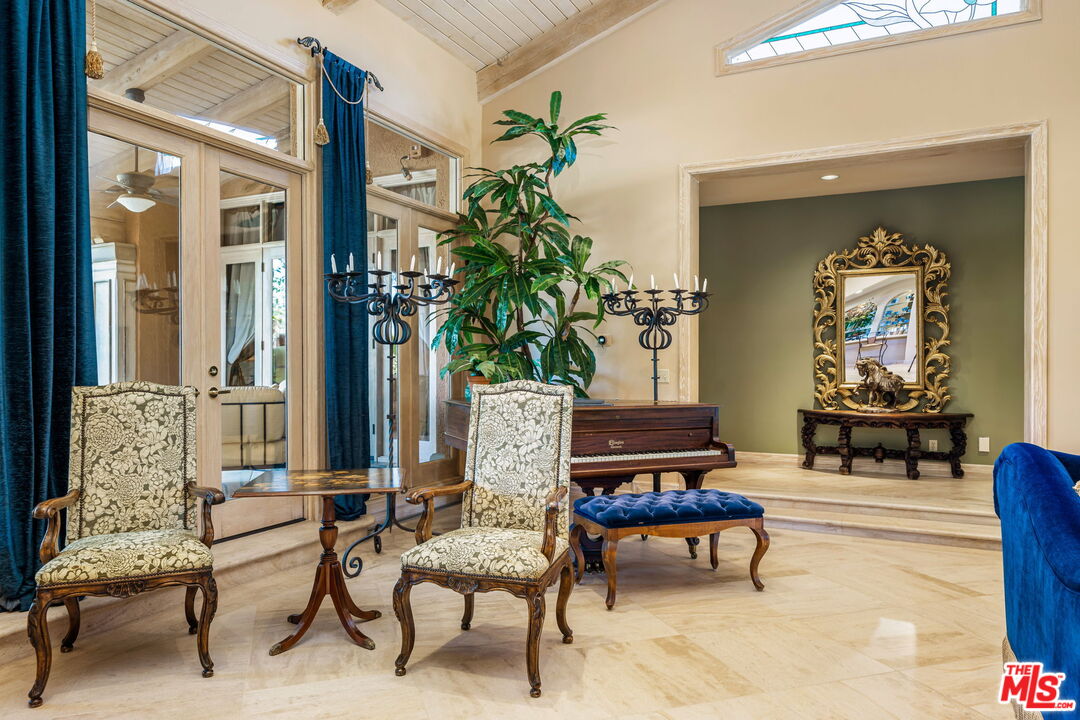 71150 N Thunderbird Ter