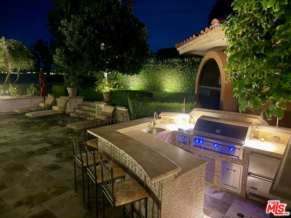 71150 N Thunderbird Ter