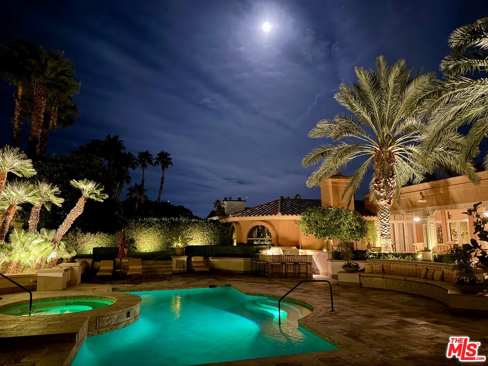 71150 N Thunderbird Ter