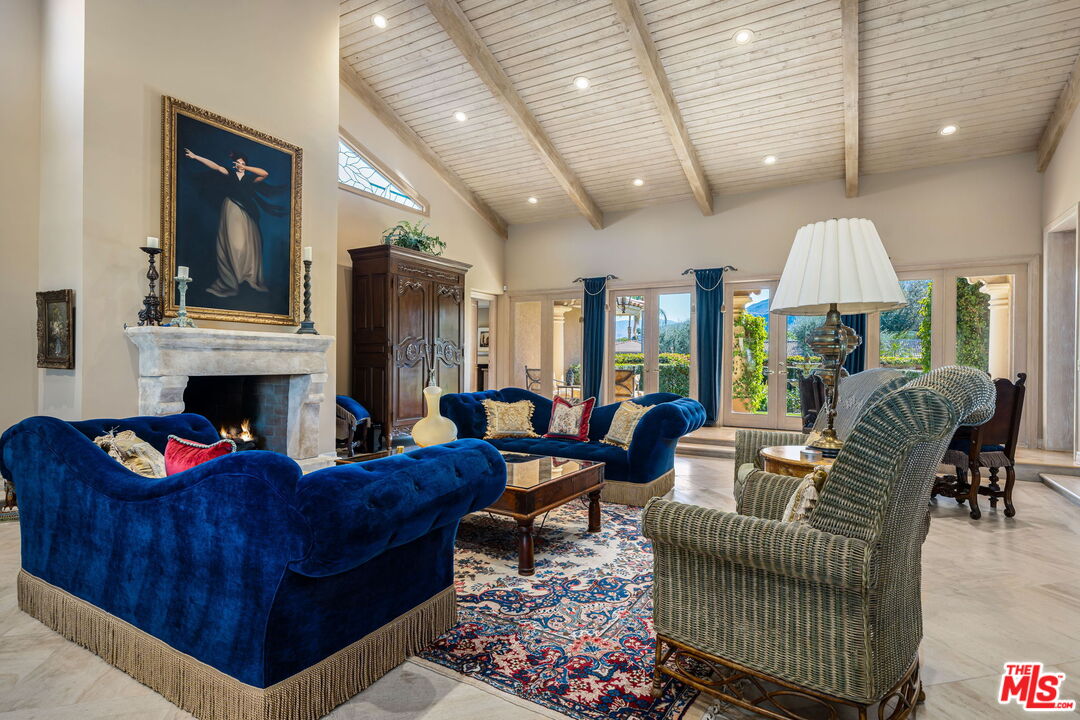 71150 N Thunderbird Ter