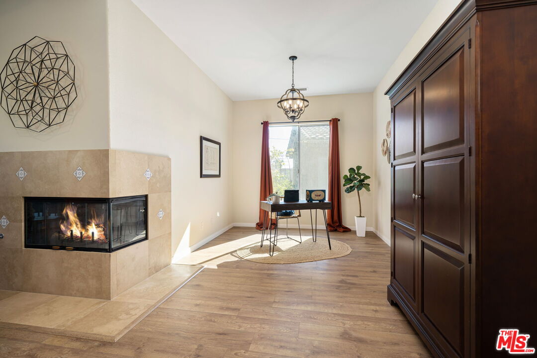 8 Dickens Ct