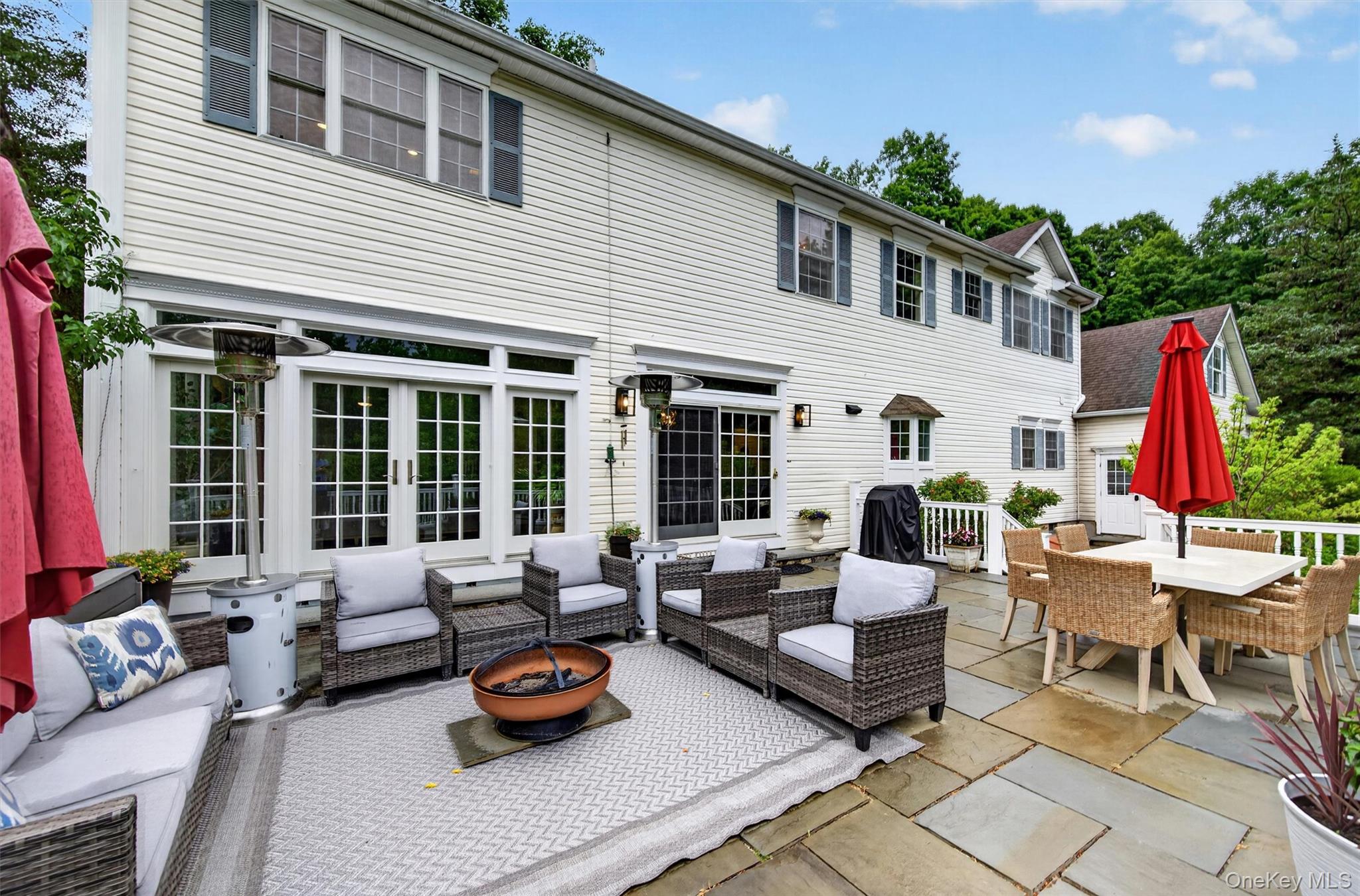 22 Indian Wells Road