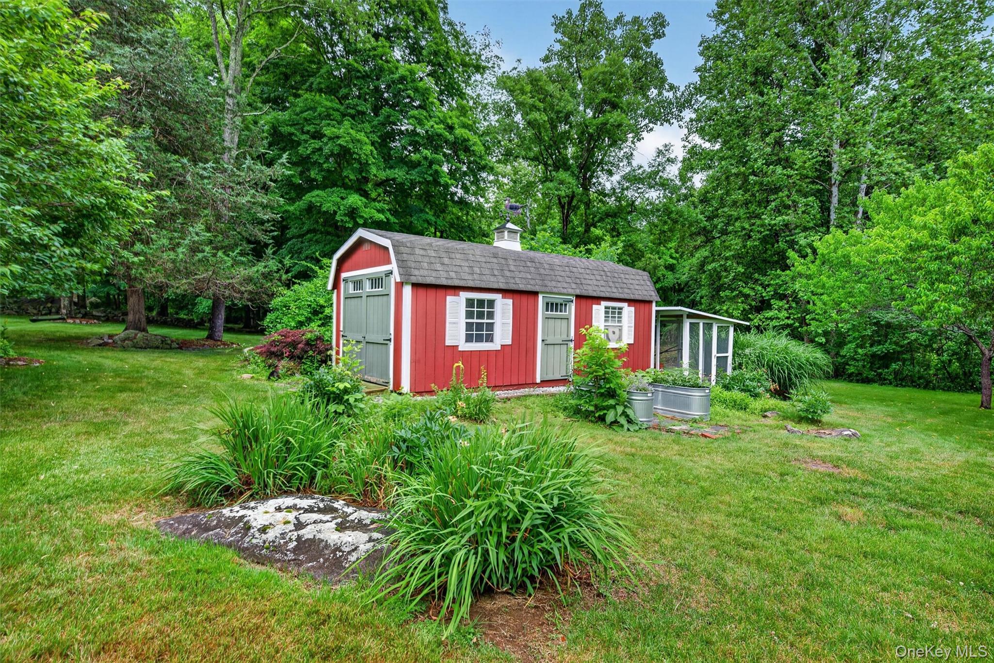 22 Indian Wells Road